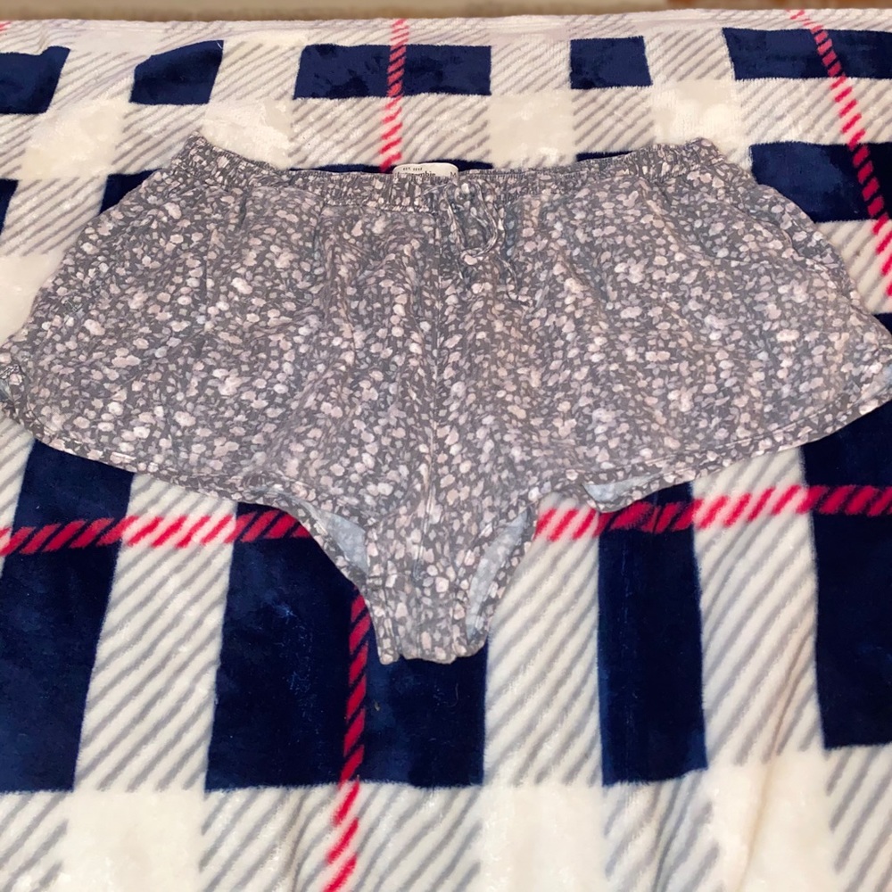 Abercrombie flower Shorts size medium make offers